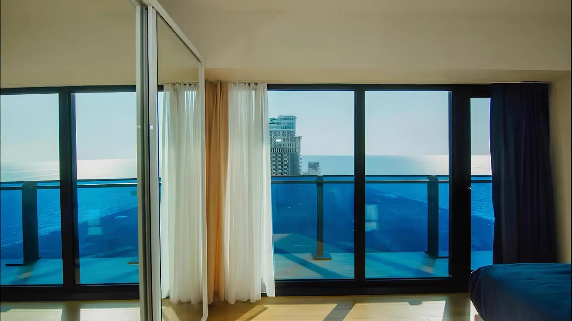 Apartment Orbi City Luxury Suite